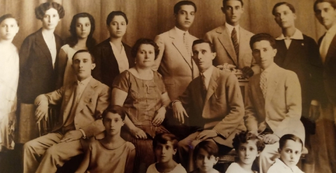 Giovanni, Lucrezia, 15 figli e 40 nipoti: � la storia della dinastia Trione, i pellicciai baresi